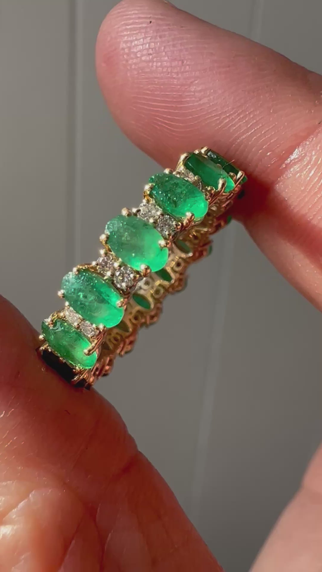 The Emerald Karat THE VERDE LUXE natural emerald + diamond eternity band
