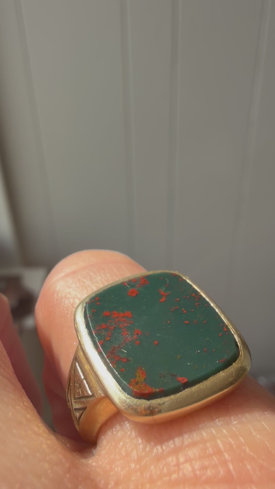 vintage JR Woods and Sons bloodstone signet